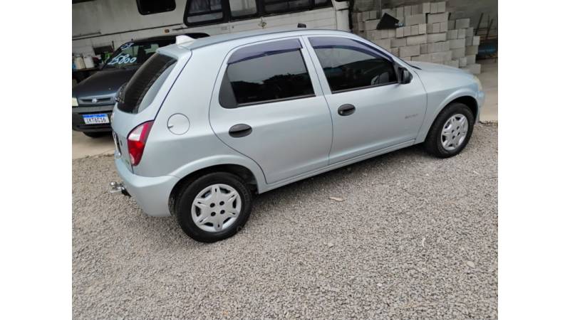 CHEVROLET - CELTA - 2011/2011 - Prata - R$ 27.500,00