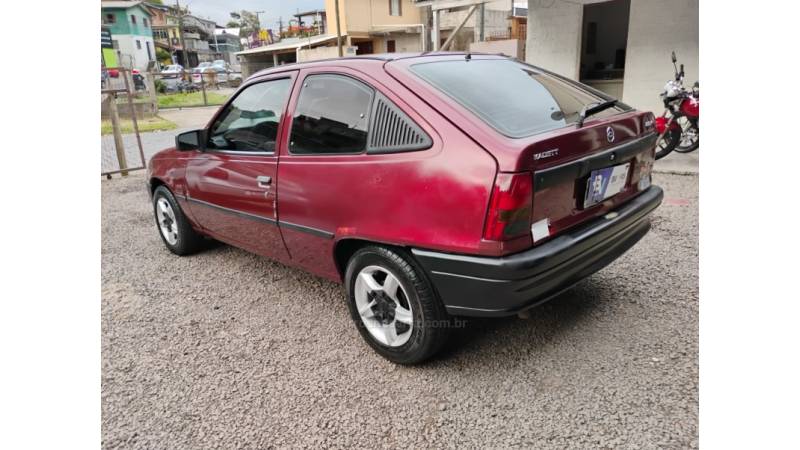 CHEVROLET - KADETT - 1997/1997 - Vermelha - R$ 12.500,00