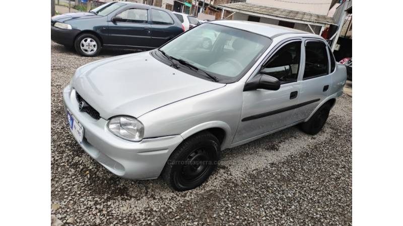 CHEVROLET - CORSA - 2003/2003 - Prata - R$ 17.500,00