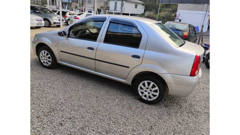 RENAULT - LOGAN - 2009/2009 - Prata - R$ 23.500,00