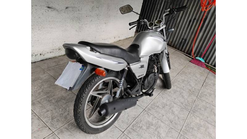 SUZUKI - YES - 2012/2012 - Prata - R$ 6.500,00