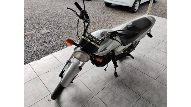 SUZUKI - YES - 2012/2012 - Prata - R$ 6.500,00