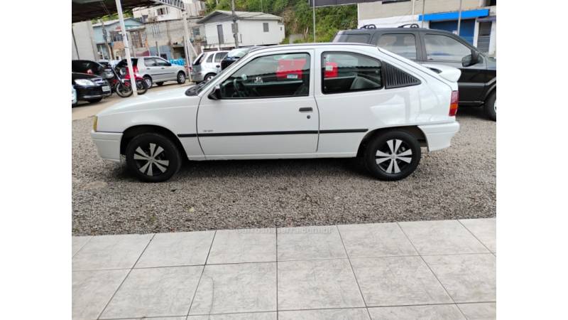 CHEVROLET - KADETT - 1996/1996 - Branca - R$ 11.900,00