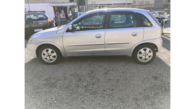 CHEVROLET - CORSA - 2008/2008 - Prata - R$ 27.000,00