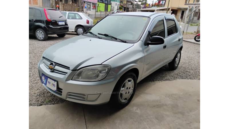 CHEVROLET - CELTA - 2011/2011 - Prata - R$ 27.500,00