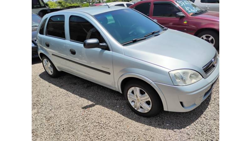 CHEVROLET - CORSA - 2009/2009 - Prata - R$ 25.800,00