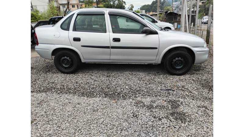 CHEVROLET - CORSA - 2003/2003 - Prata - R$ 17.500,00