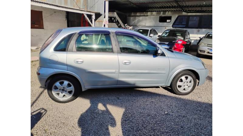 CHEVROLET - CORSA - 2008/2008 - Prata - R$ 27.000,00