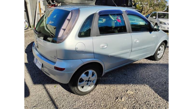 CHEVROLET - CORSA - 2008/2008 - Prata - R$ 27.000,00