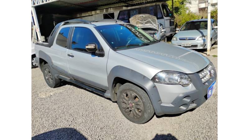 FIAT - STRADA - 2012/2012 - Prata - R$ 44.000,00