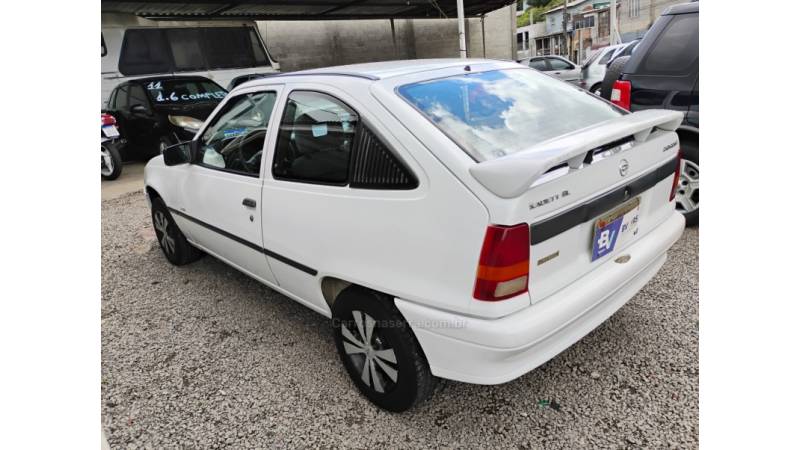 CHEVROLET - KADETT - 1996/1996 - Branca - R$ 11.900,00