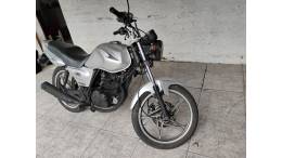 SUZUKI - YES - 2012/2012 - Prata - R$ 6.500,00