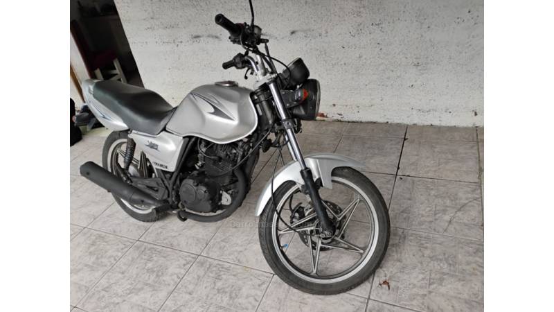 SUZUKI - YES - 2012/2012 - Prata - R$ 6.500,00