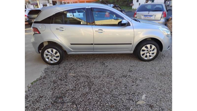 CHEVROLET - AGILE - 2011/2011 - Prata - R$ 34.000,00