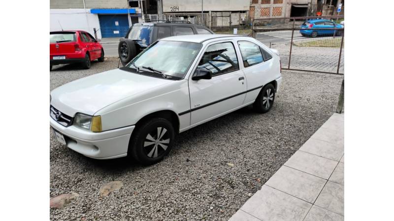 CHEVROLET - KADETT - 1996/1996 - Branca - R$ 11.900,00