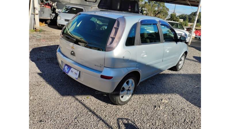 CHEVROLET - CORSA - 2008/2008 - Prata - R$ 27.000,00