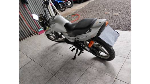 SUZUKI - YES - 2012/2012 - Prata - R$ 6.500,00